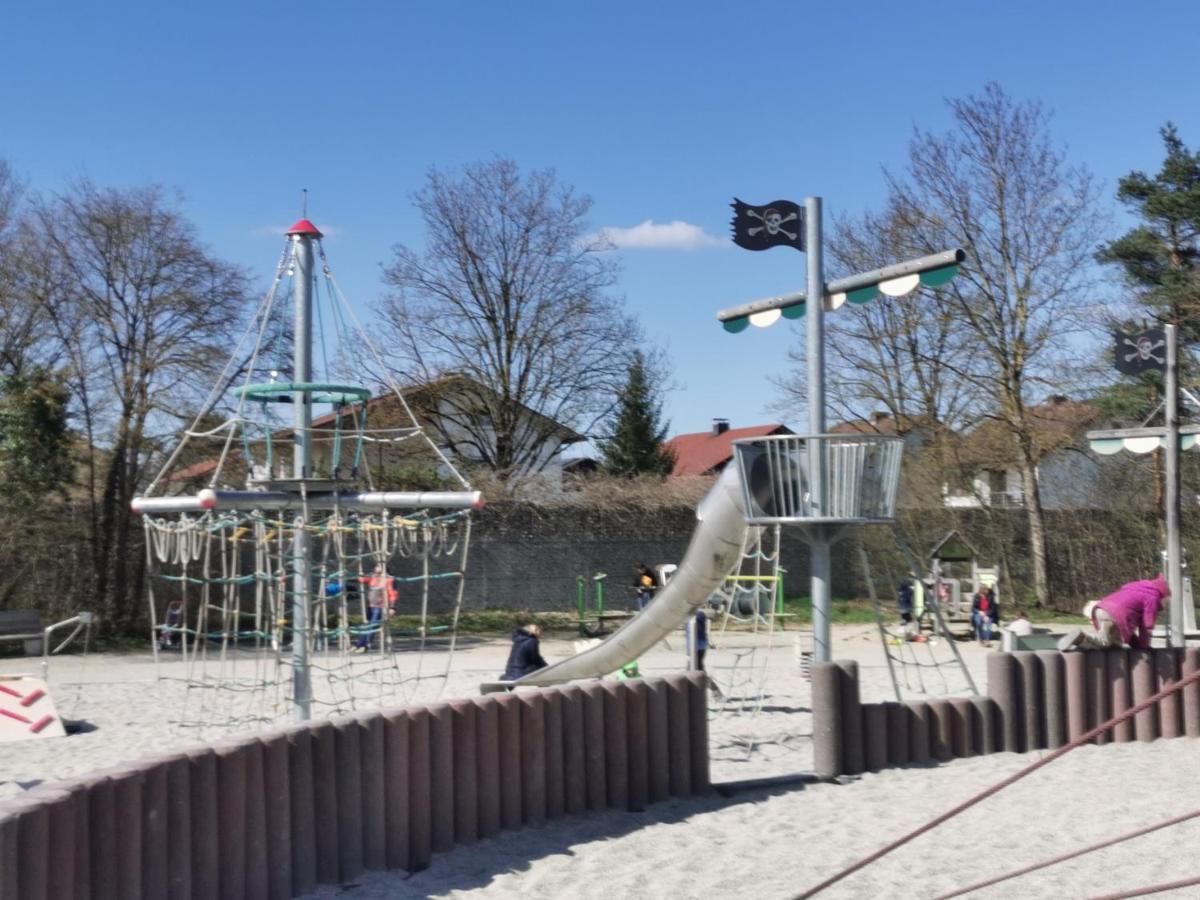 Ferienwohnung Hertreiter In Dingolfing 110Qm Exterior foto